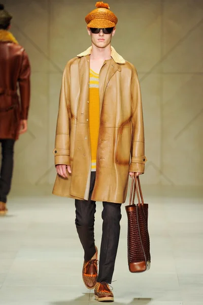 Look 9